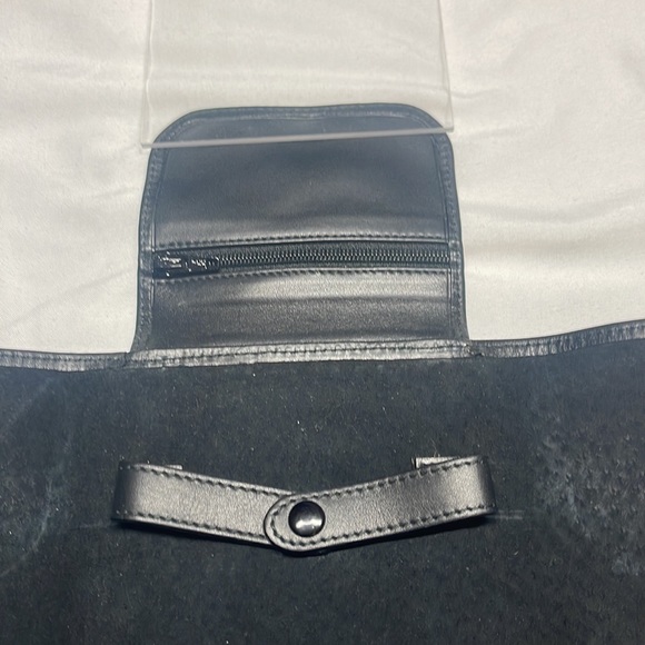 Tiffany & Co. Leather Travel Tie Case. Tie pictured is not included. - Picture 8 of 11